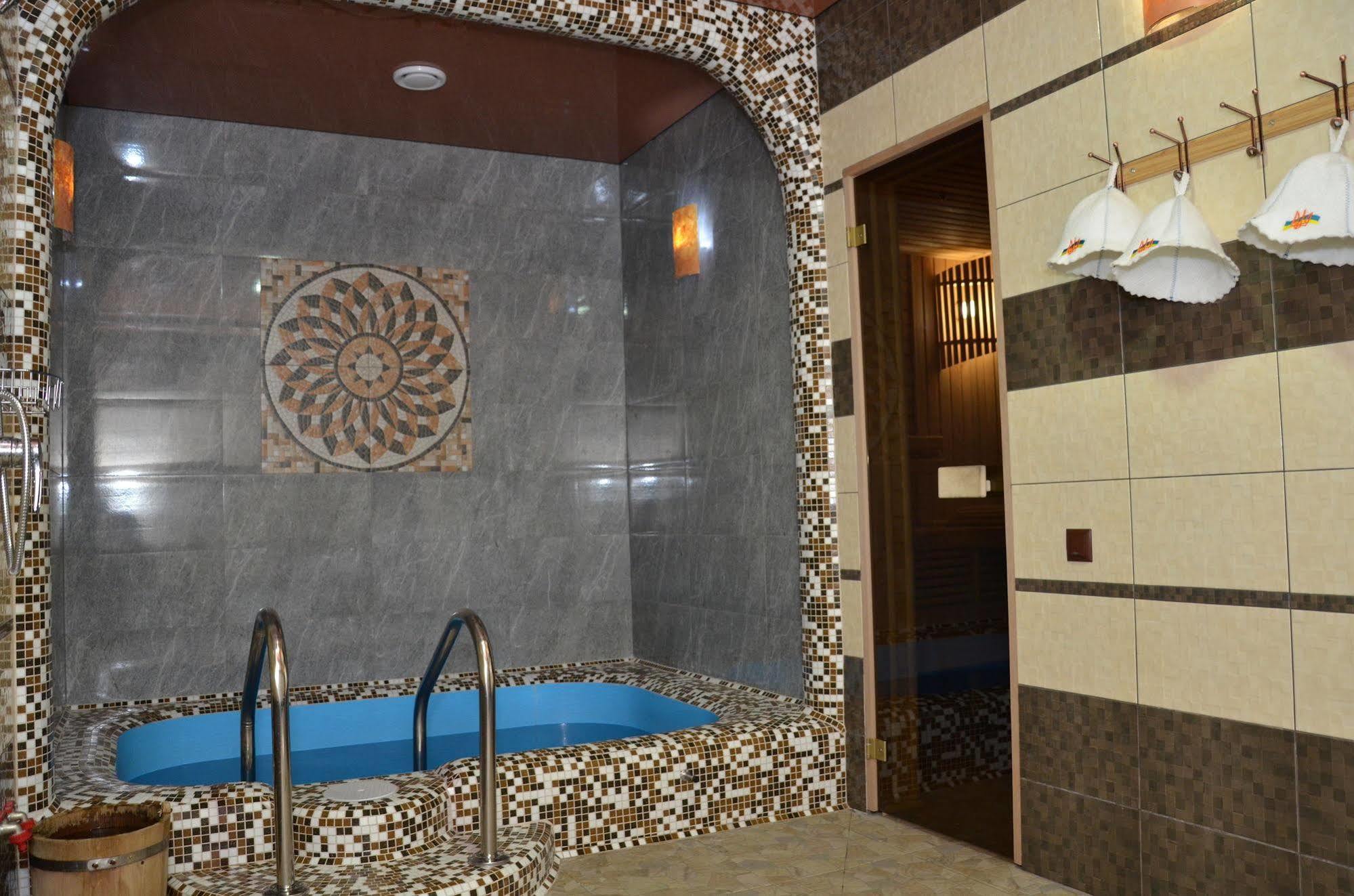 Hotel Fortuna Lviv Kültér fotó